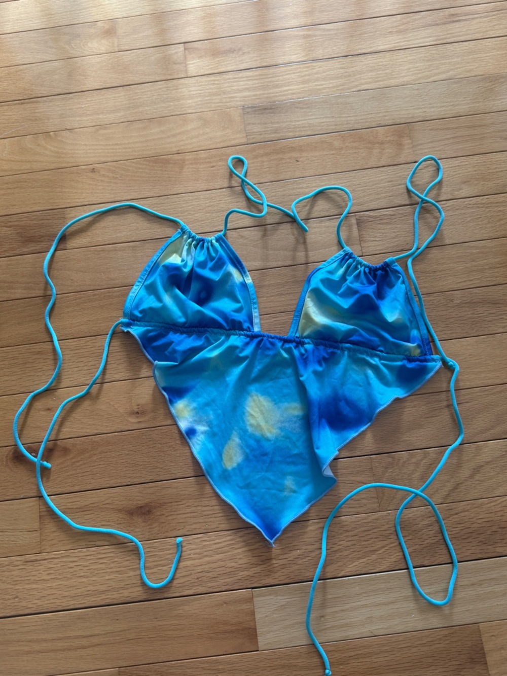 SHEIN Blue Tie-Dye Satin Triangle Halter Top